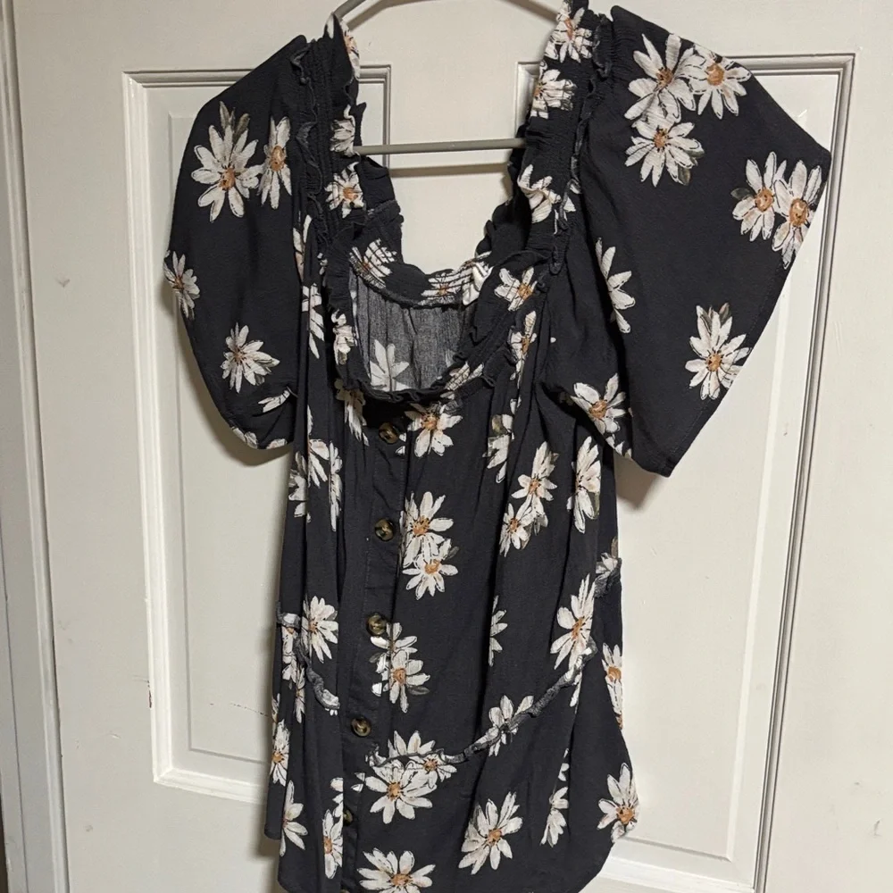 Maurices Black Daisy Print Puff Sleeve Blouse - Picture 2 of 7
